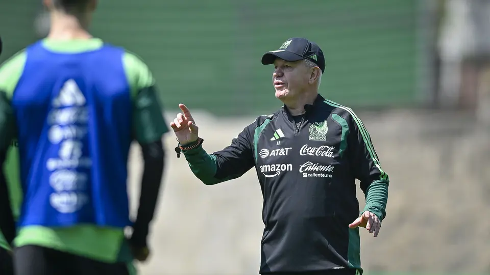 Javier Aguirre en un entrenamiento con el Tricolor. l IMAGO7