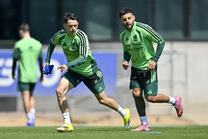 Álvaro Fidalgo y su primer entrenamiento con la Selección Mexicana, junto a Alexis Vega | IMAGO7