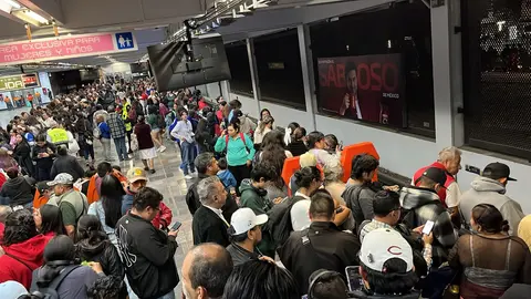 El servicio todavía tardará en restablecerse por el desperfecto en uno de sus trenes de la Línea 3 / Mariana Alcántara