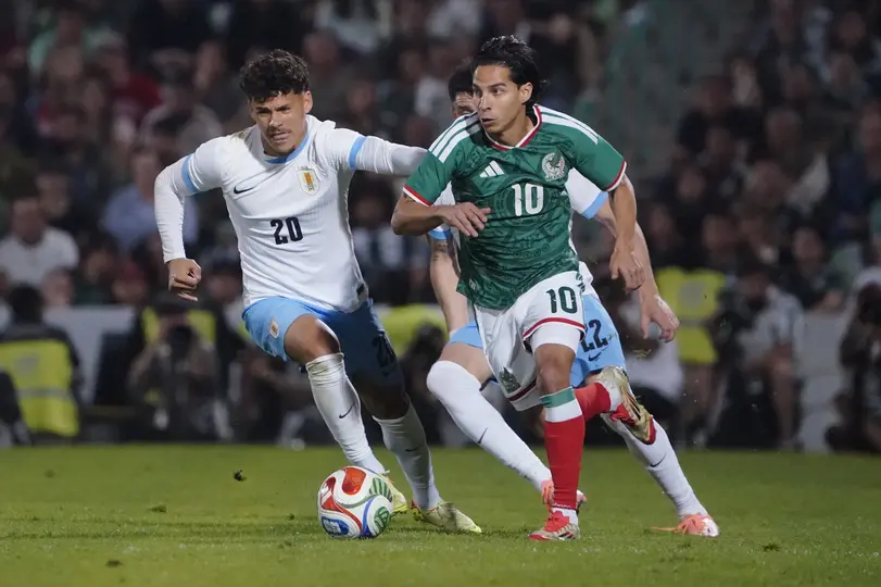 Diego Lainez y México en amistoso contra Uruguay | IMAGO7