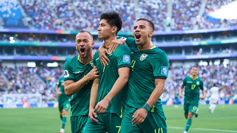 Jugadores de Bolivia celebran el gol contra Surinam en el Repechaje Internacional rumbo al Mundial 2026 | MEXSPORT