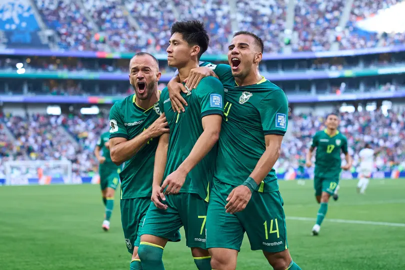 Jugadores de Bolivia celebran el gol contra Surinam en el Repechaje Internacional rumbo al Mundial 2026 | MEXSPORT