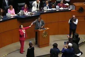 VIDEO: Saúl Monreal encara a Lilly Téllez en el Senado tras acusación de “narcopolítico”
