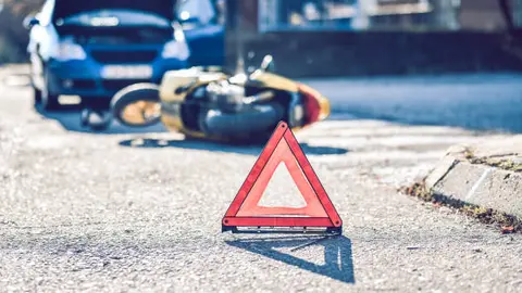 Delincuentes provocan o simulan accidentes con motos para extorsionar a automovilistas en la capital./ Pixabay