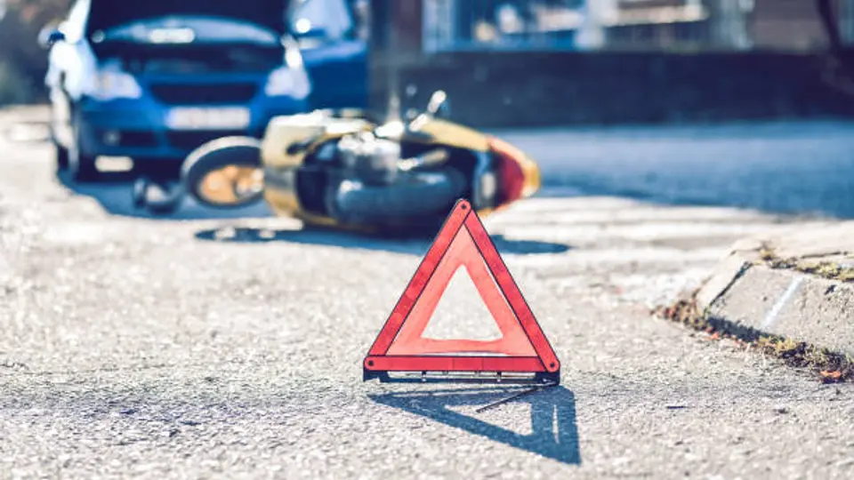 Delincuentes provocan o simulan accidentes con motos para extorsionar a automovilistas en la capital./ Pixabay
