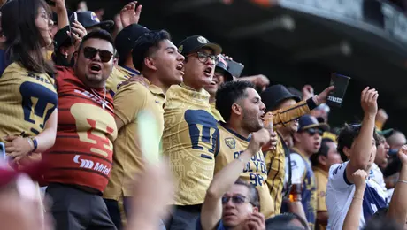 Afición de Pumas arma serenata previo a la Final ante Cruz Azul y llena de apoyo al equipo de Efraín Juárez