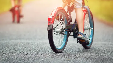 Los menores podrán participar en bicicleta, triciclo, patines o patineta, siempre acompañados de un adulto./ Pixabay