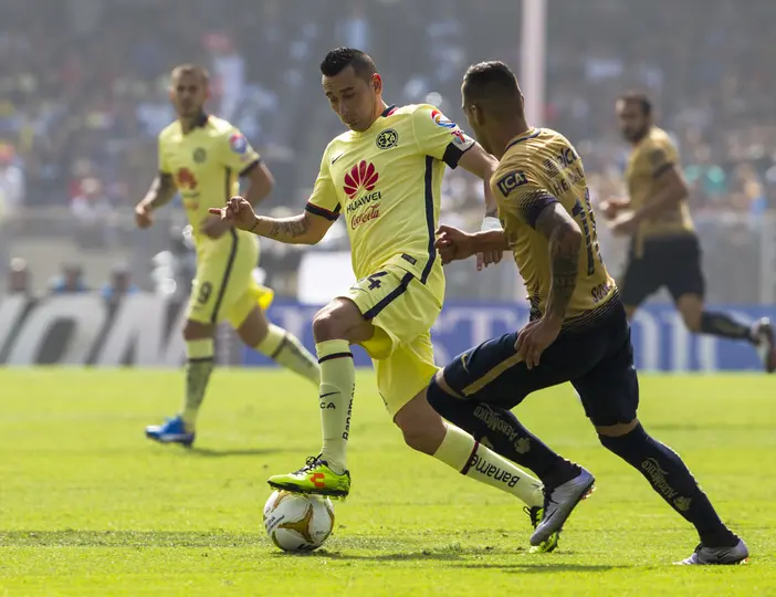 Pumas vs América en 2015 | MEXSPORT