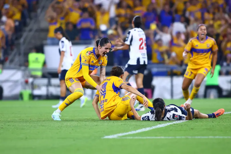 Jugadoras de Tigres celebran ante Rayadas de Monterrey en el Clausura 2026 de la Liga MX Femenil | IMAGO 7