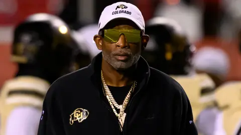 Deion Sanders, entrenador en jefe de Colorado Buffaloes | AP