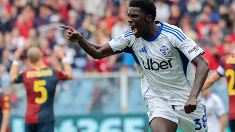 Assane Diao en el partido de Como 1907 contra Genoa en la Serie A | AP