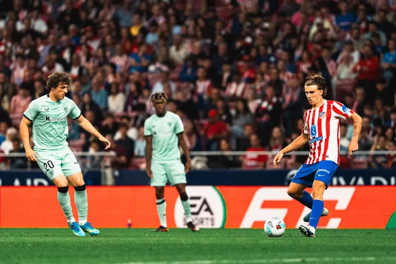 Pablo Barrios con Atlético de Madrid ante Athletic Club en LaLiga 2025-26 | AFP