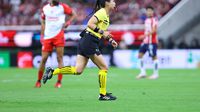 Katia Itzel García en nueva polémica: recibe insultos de la afición y no marca penalti ante Chivas