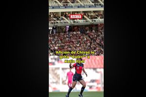 La afición de Chivas se mete con la árbitra Katia Itzel García