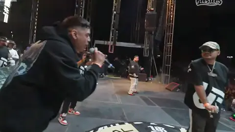 El flow de Kódigo puso entre las cuerdas al mexicano, pero logró revertir el ataque / FB: @ urbanroosters