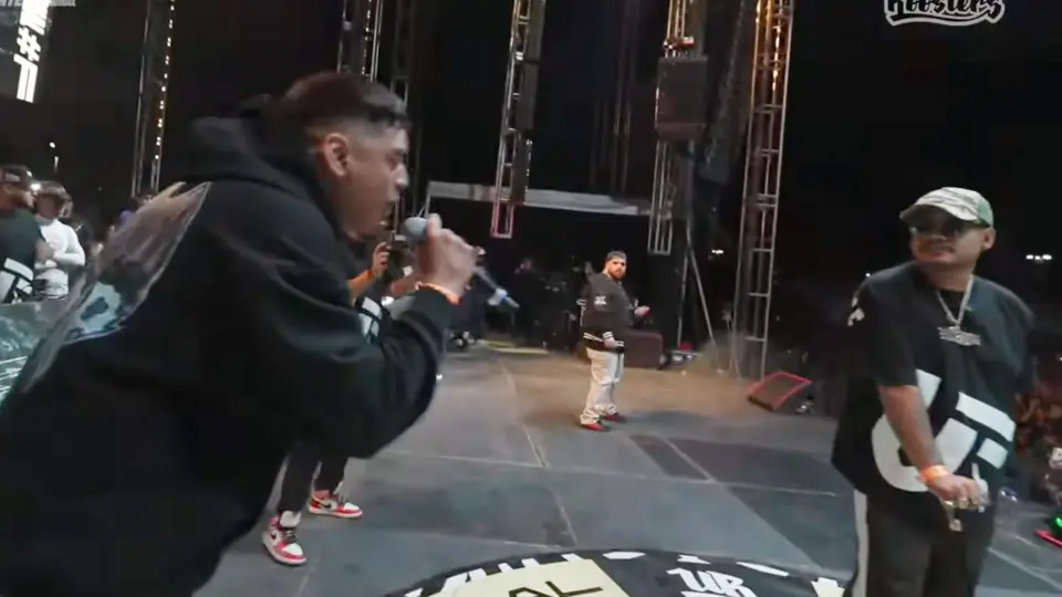 El flow de Kódigo puso entre las cuerdas al mexicano, pero logró revertir el ataque / FB: @ urbanroosters