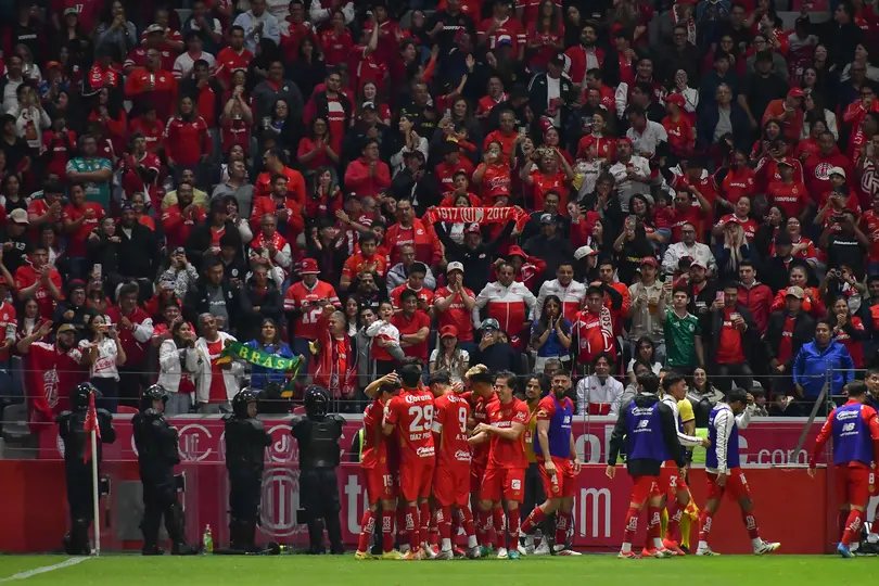 Toluca celebrando frente a su afición en el Nemesio Diez | IMAGO7