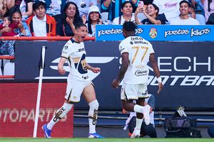 Antuna explota contra Nathan Silva tras reclamo al árbitro en duelo ante Pachuca