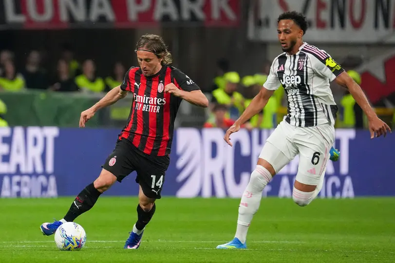 Luka Modric en el partido de AC Milan contra Juventus | AP