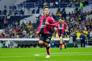 Poncho González en celebración en el partido de América contra Atlas | IMAGO 7