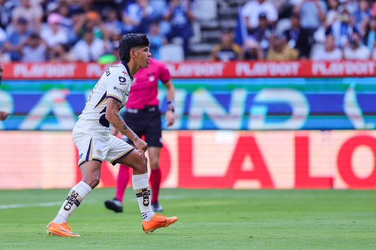 Robert Morales celebrando su gol ante Pachuca | MEXSPORT