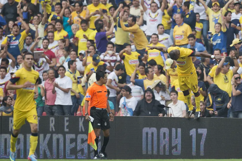 Benítez festejando su gol ante Pumas | MEXSPORT