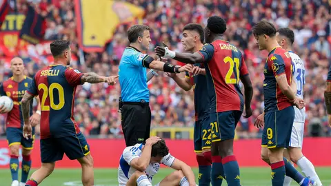 Johan Vásquez en el partido de Genoa vs Como 1907 en la Serie A | AP