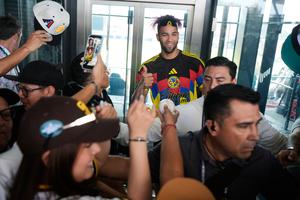 ¿Fan del América? Lourdes Gurriel posa con jersey de las Águilas en el México City Series