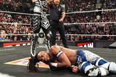 Penta defendió su campeonato intercontinental ante Je'von Evans en una extraordinaria lucha