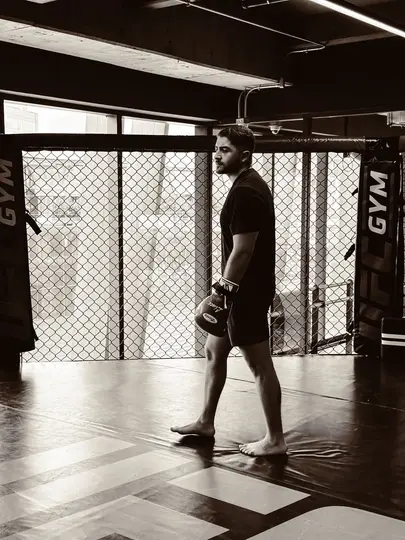César Lince entrenando artes marciales mixtas | IG: @mmalince