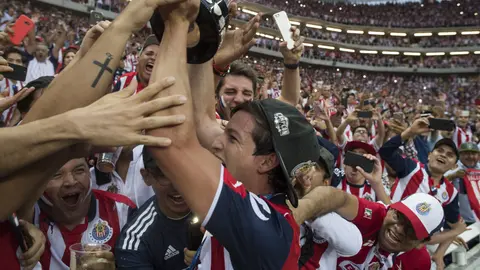 Chivas levantando el título en el Clausura 2017 l MEXSPORT