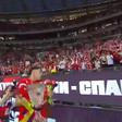 Pablo Solari rompe trofeo del Spartak Moscú en pleno festejo y se vuelve viral