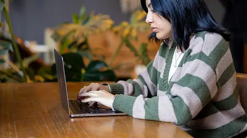 Redes sociales se llenan de ofertas falsas para “pasar” el examen UNAM. / iStock