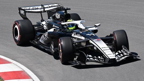 Checo Pérez en el Gran Premio de Canadá | AP