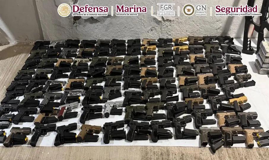 En un cateo simultáneo en Chiapas fueron asegurados droga, armas y granadas./ X: @OHarfuch