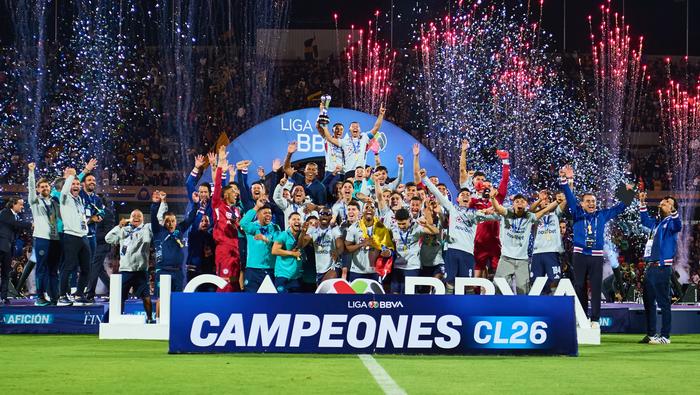 Cruz Azul en celebración tras la obtención de la Décima en la Liga MX | MEXSPORT