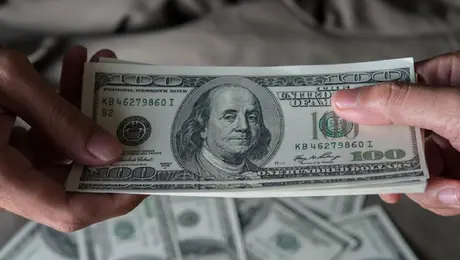 ¿Comprarás dólares este viernes 26 de junio? Así amanece el peso mexicano este fin de semana