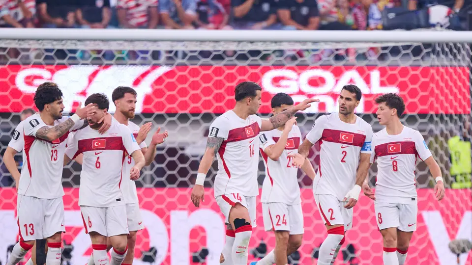 Jugadores de Turquía celebrando una anotación ante Estados Unidos | AP