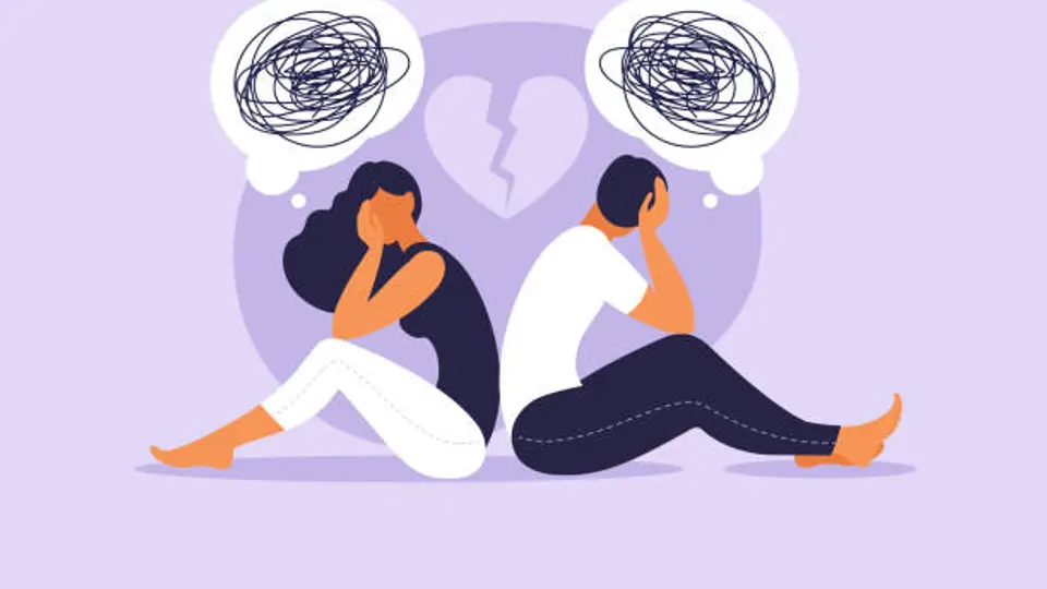 Lo que comenzó como desconfianza terminó revelando una historia de miedo, inseguridad y silencio en la relación. / iStock