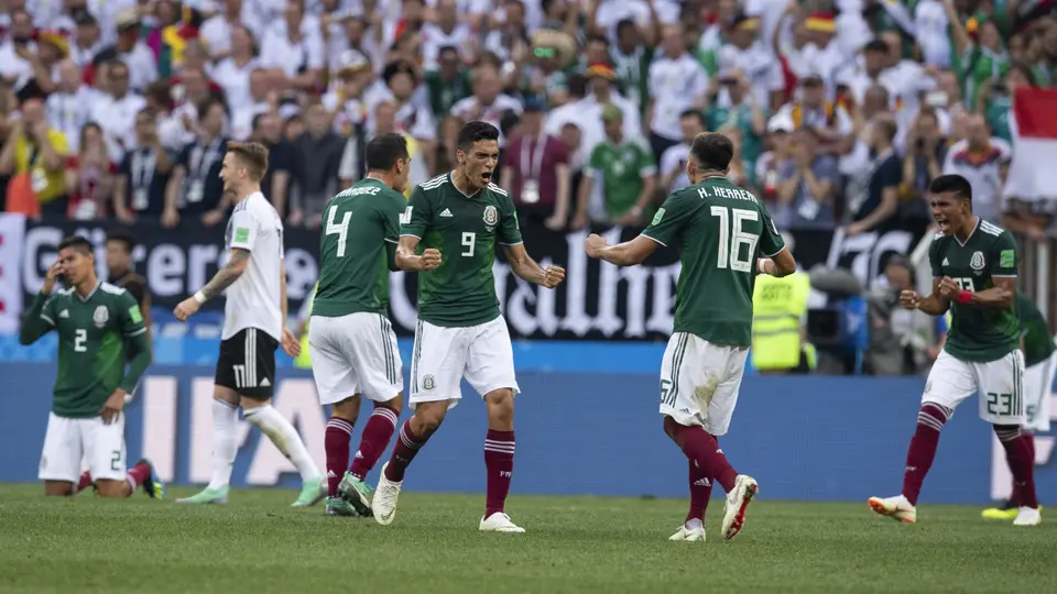 Jugadores de México celebran triunfo ante Alemania en Rusia 2018 | MEXSPORT