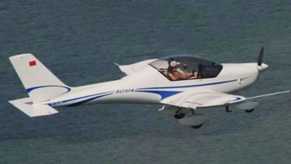 Este es el modelo de avioneta que se impactó contra el edificio / Especial