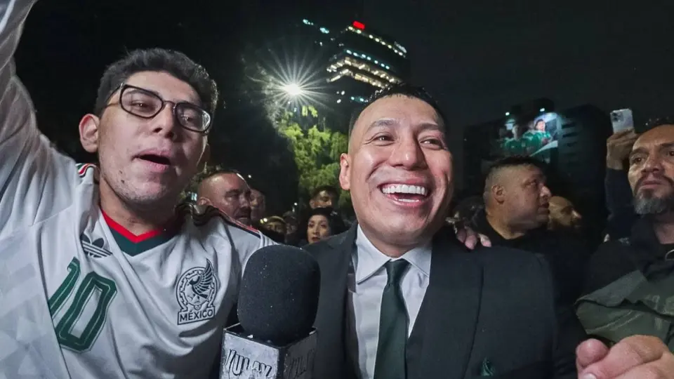 El influencer asistió a los festejos por el tirunfo de México ante Chequia. / @yosoyyulay