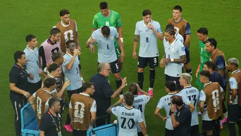 "No se aguanta más": Reportan reunión tensa entre Bielsa y referentes de Uruguay