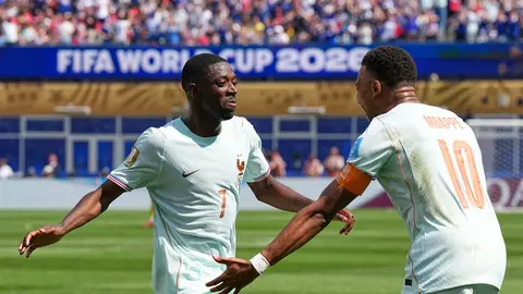 Ousmane Dembélé y Kylian Mbappé, jugadores de Francia | AP