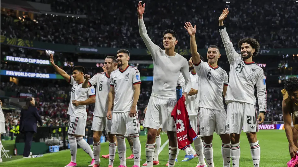 Jugadores mexicanos celebran triunfo ante Chequia | MEXSPORT