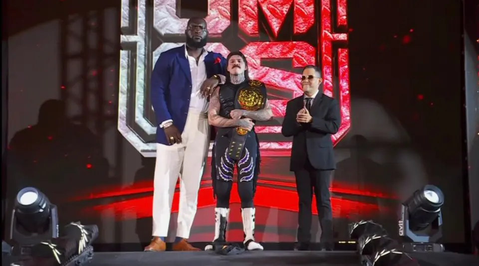 Dominik Mysterio traiciona a El Grande Americano y se une a El Ojo | AAA