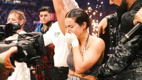 “Sí le dio ventaja”: Caída de Rivers ante Roro desata polémica en redes por el polémico uso del casco
