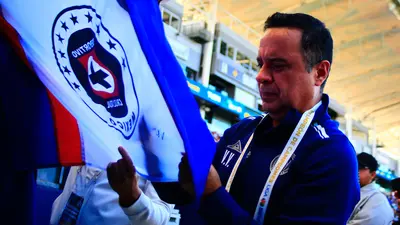 Víctor Velázquez celebra el Campeón de Campeones: "Vamos por más éxitos"
