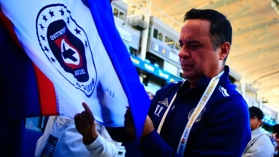 Víctor Velázquez celebra el Campeón de Campeones: "Vamos por más éxitos"