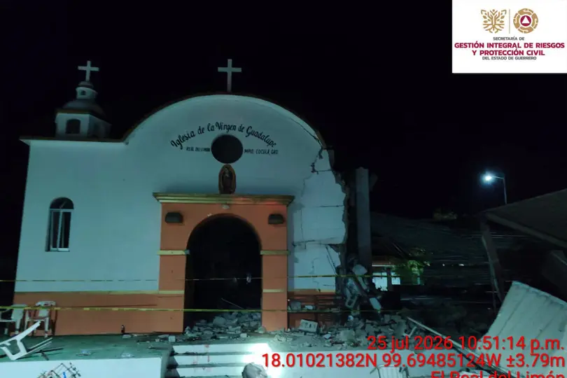 La Secretaría de Gestión Integral de Riesgos y Protección Civil de Guerrero confirmó daños en la iglesia y en la estructura donde se almacenaba la pirotecnia./ X: @Expresiones_Gro